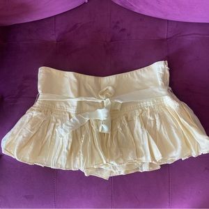 Gorgeous Cream Ruffled Vintage Mini Skirt by Abercrombie and Fitch Size 4